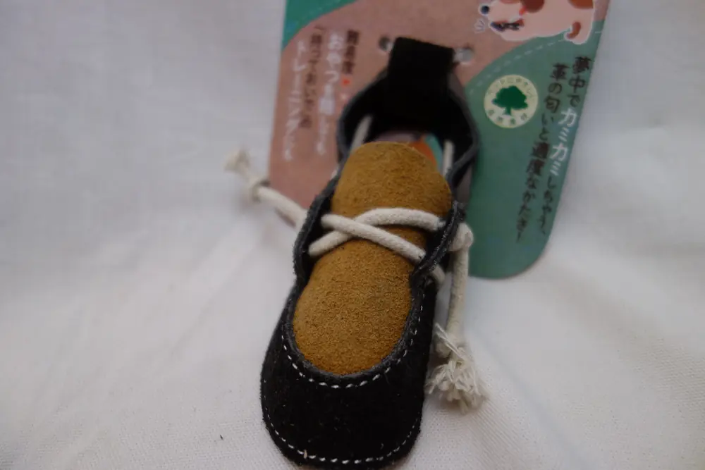 牛革まじ噛みトイ デッキシューズ